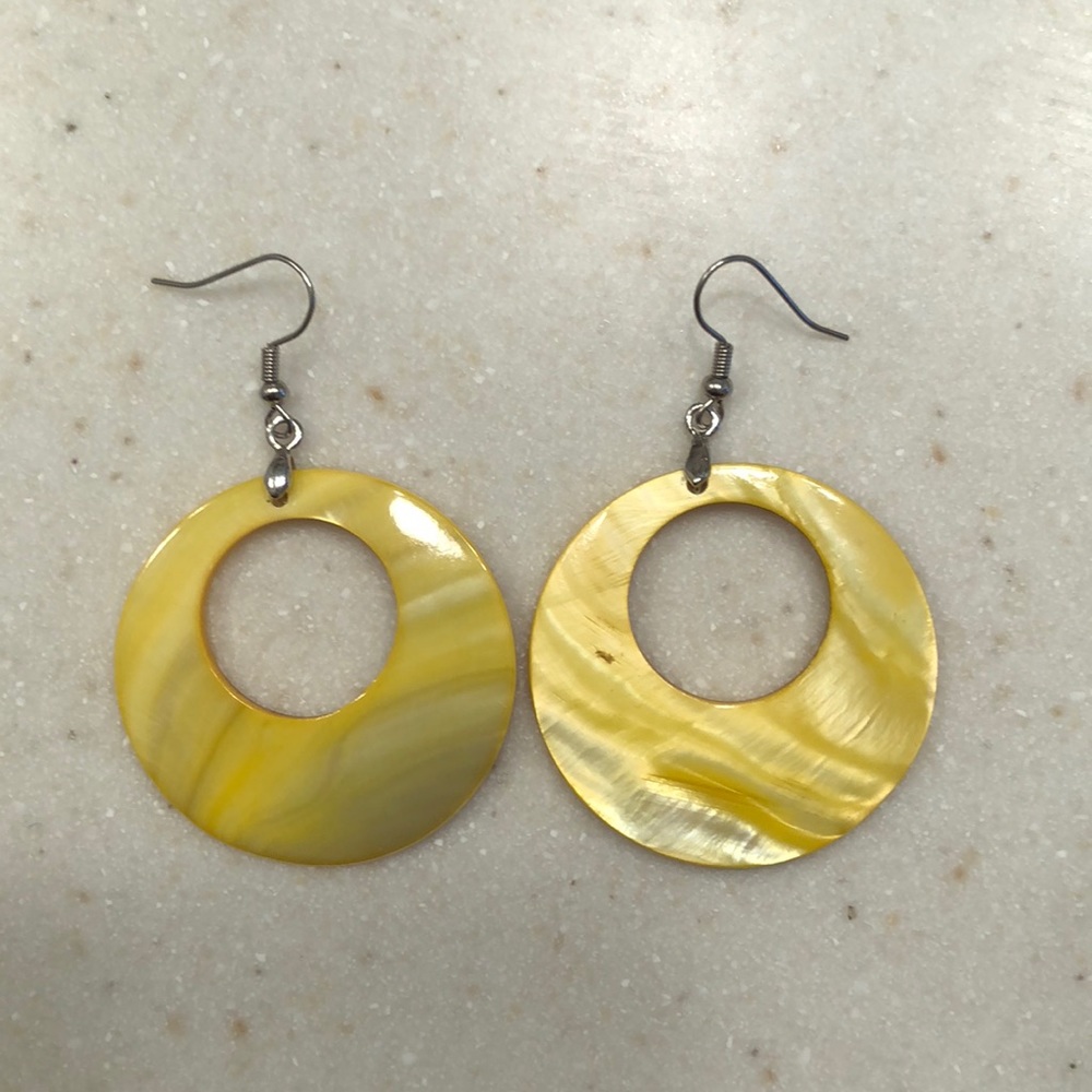 NWT Yellow Shell Earrings